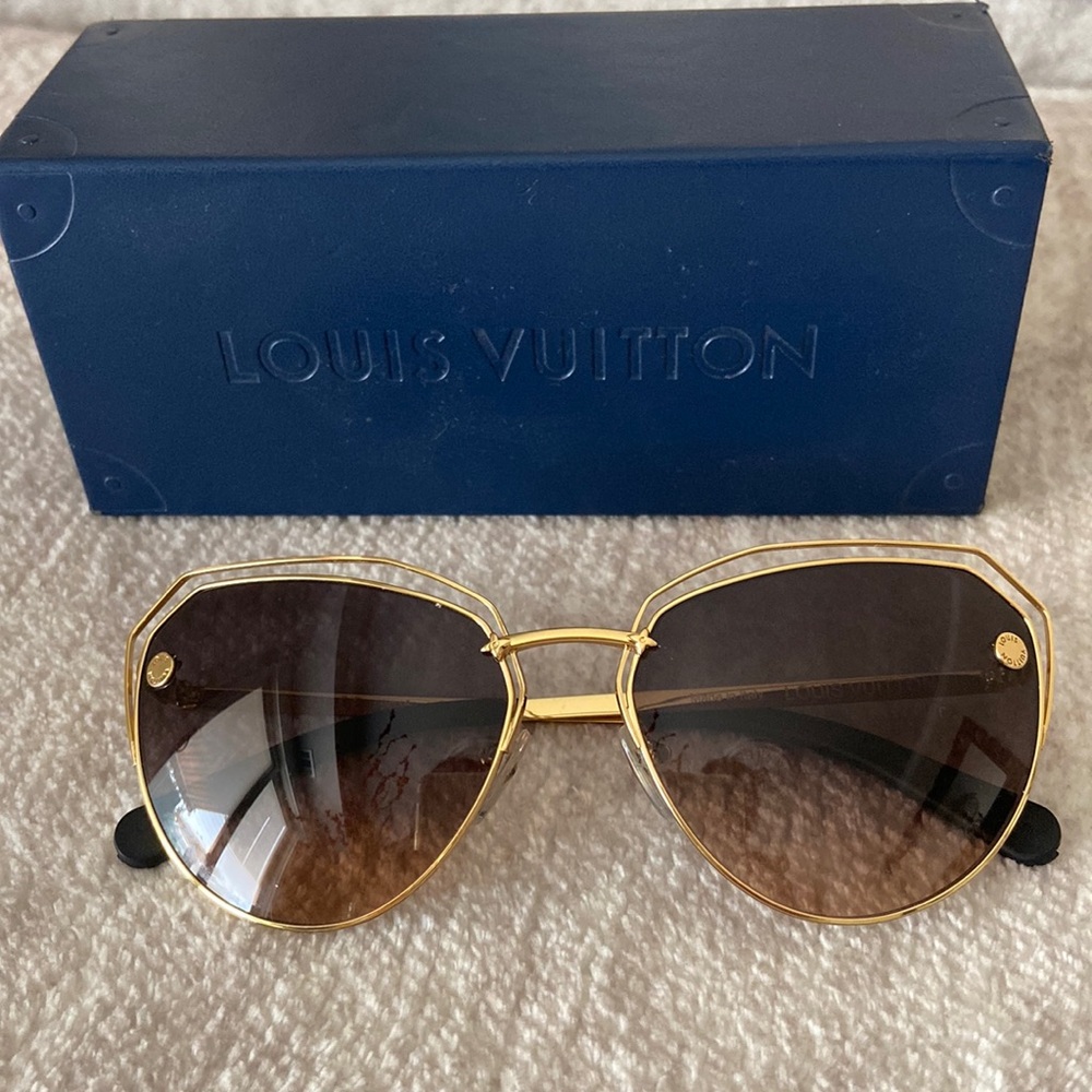 Louis Vuitton women’s gold framed sunglasses